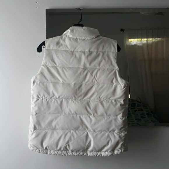 White down vest. American Eagle. Warm! - Picture 3 of 3
